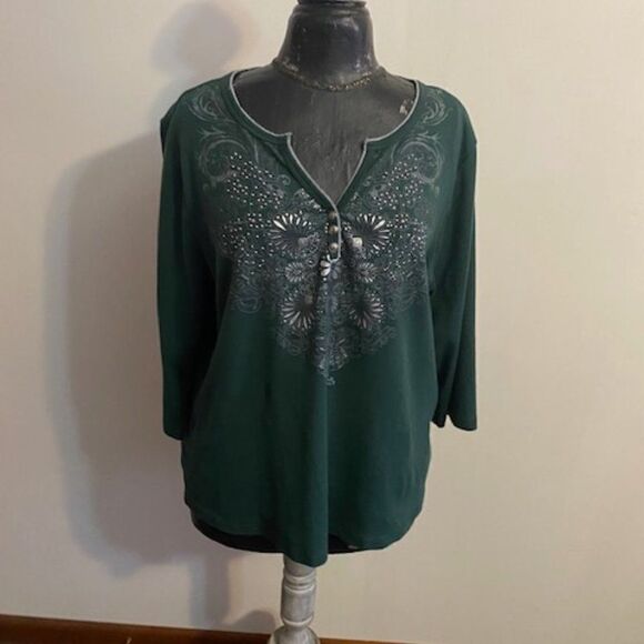 CJ Banks Green/Silver embellished V-neck 3 buttons top. size 1X - Picture 1 of 3